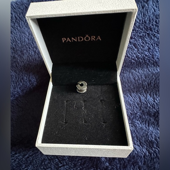 •PANDORA•ESSENTIAL SILVER CLASP BEAD• - Picture 3 of 14